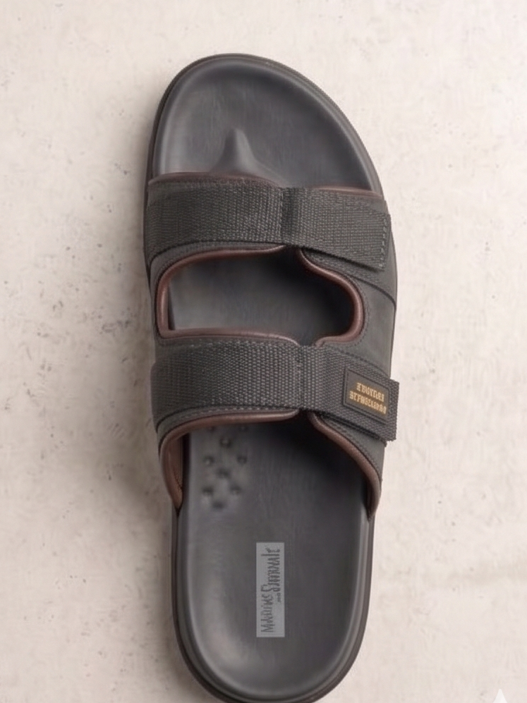 Men's Pebbled Comfort Slipper in Black